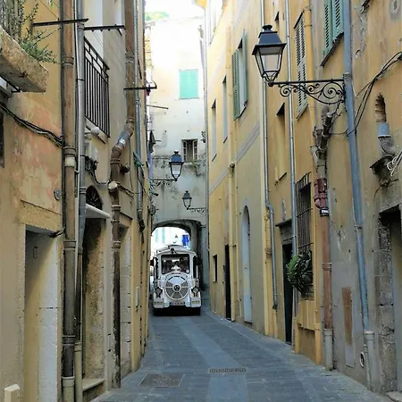 Maison De Typique Mentonnaise *