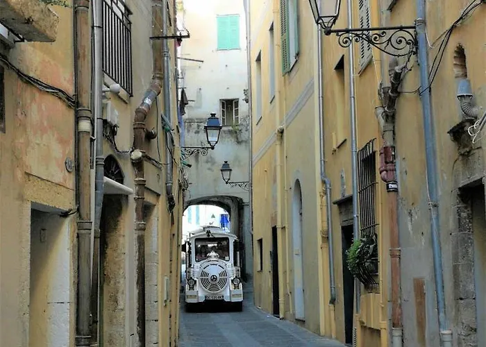 Maison De Typique Mentonnaise *