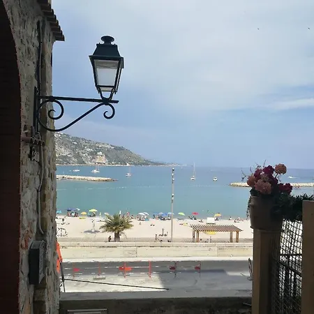 Apartamento Maison De Typique Mentonnaise