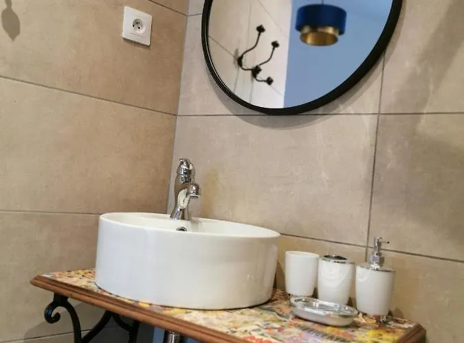 Maison De Typique Mentonnaise * Μεντόν